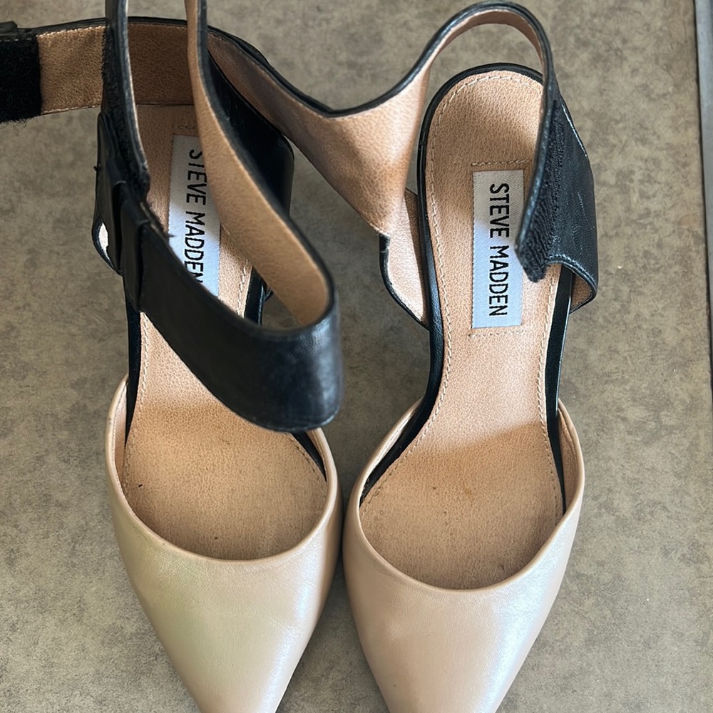 Pumps, with Velcro strap,